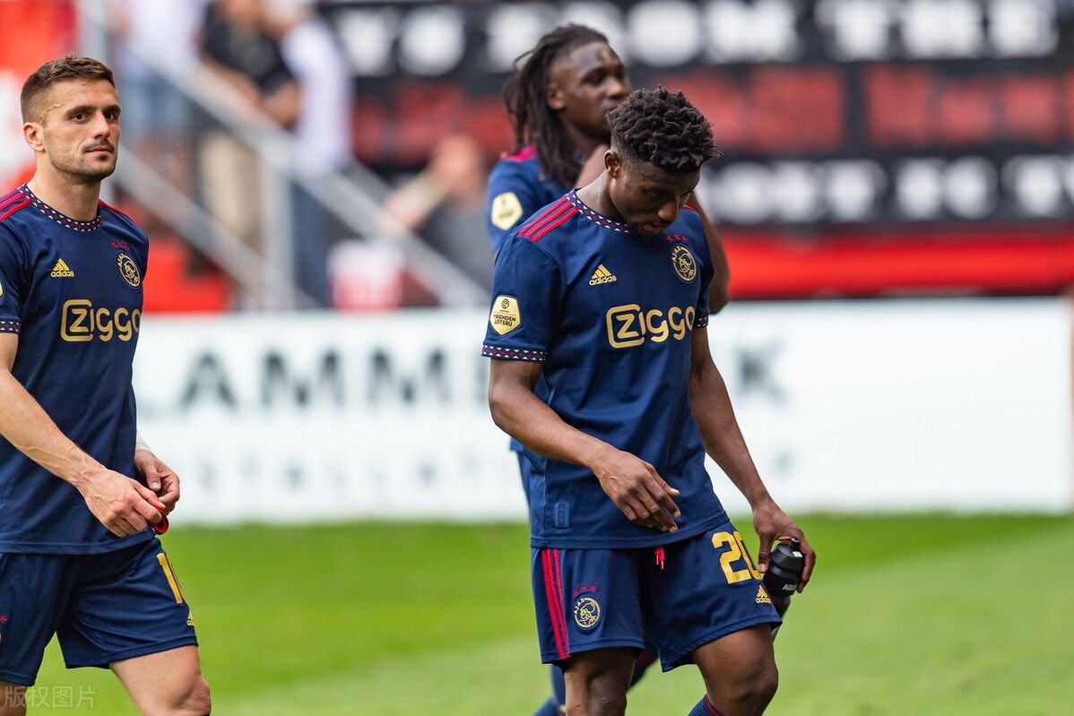 阿贾克斯：从欧冠豪门到深渊的坠落轨迹