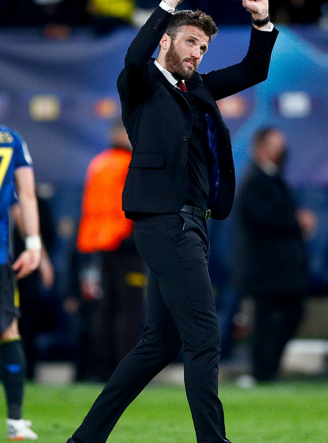 曼联后卫马兹拉维盛赞教练组：深刻理解铸就球队新气象